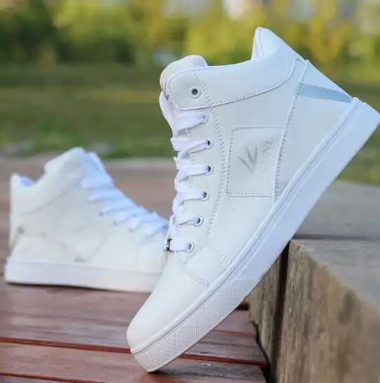 Мужские высокие белые кроссовки; повседневная спортивная обувь для скейтбординга; дышащая прогулочная обувь в стиле хип-хоп; Уличная обувь; chaussure homme - Цвет: Белый