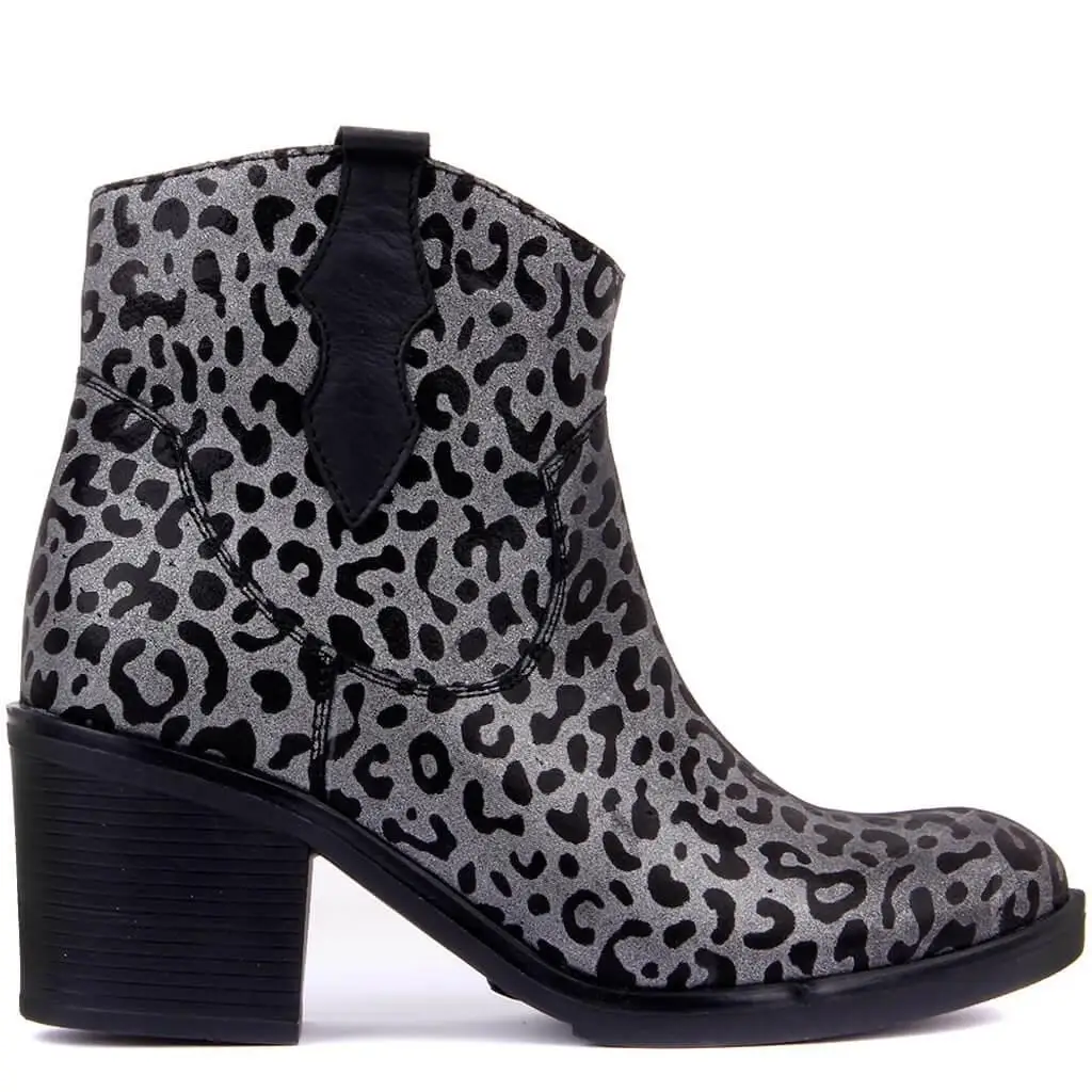 

Sail-Lakers Black Leopard Print Leather Women Boots