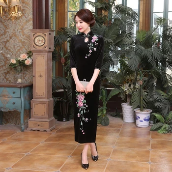 

Plus size elegant mother Black Long cheongsam new velvet sleeves cheongsam embroidered Slim fashion daily stage dress cheongsam