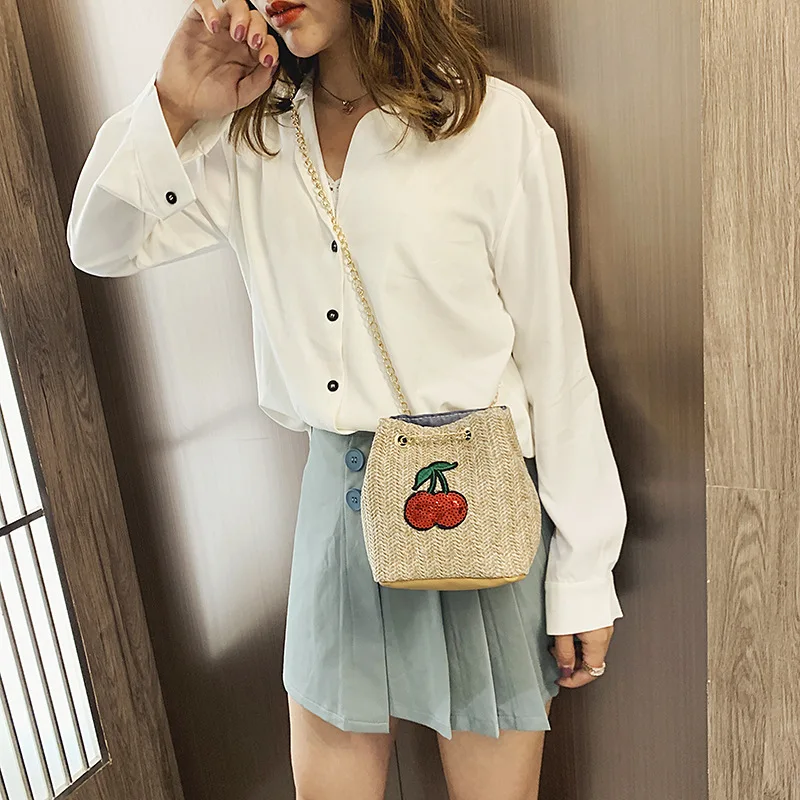 

2019 Summer New Style Cool Versatile Western Style Knitted Sequin Straw Bucket Bag Chain Crossbody Bag