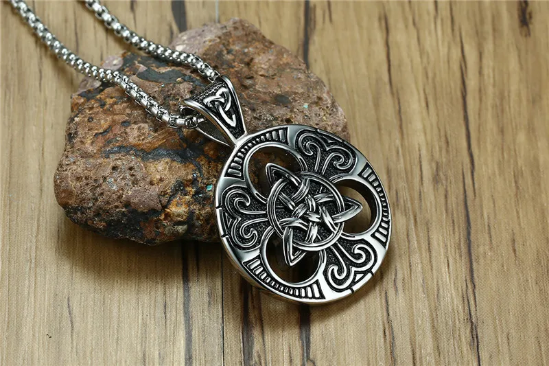 4857036299_1753929213