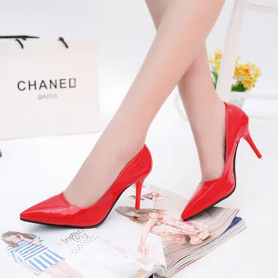 Red 7 cm Новинка, 10 см, телесный цвет, острый высокий каблук, высокий каблук, высокий тонкий носок, пикантная Черная лакированная кожа, Рабочая обувь женская обувь - Цвет: Red 7 cm