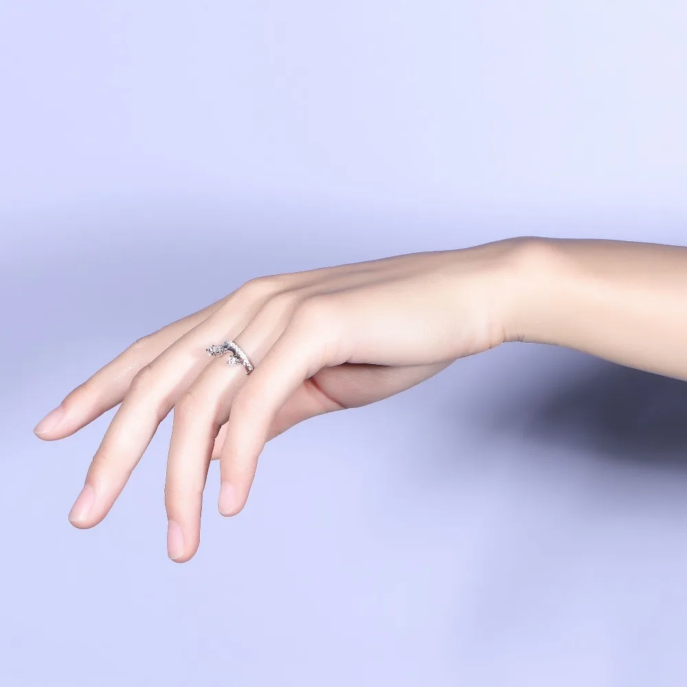 moissanite-crown-engagement-ring (2)