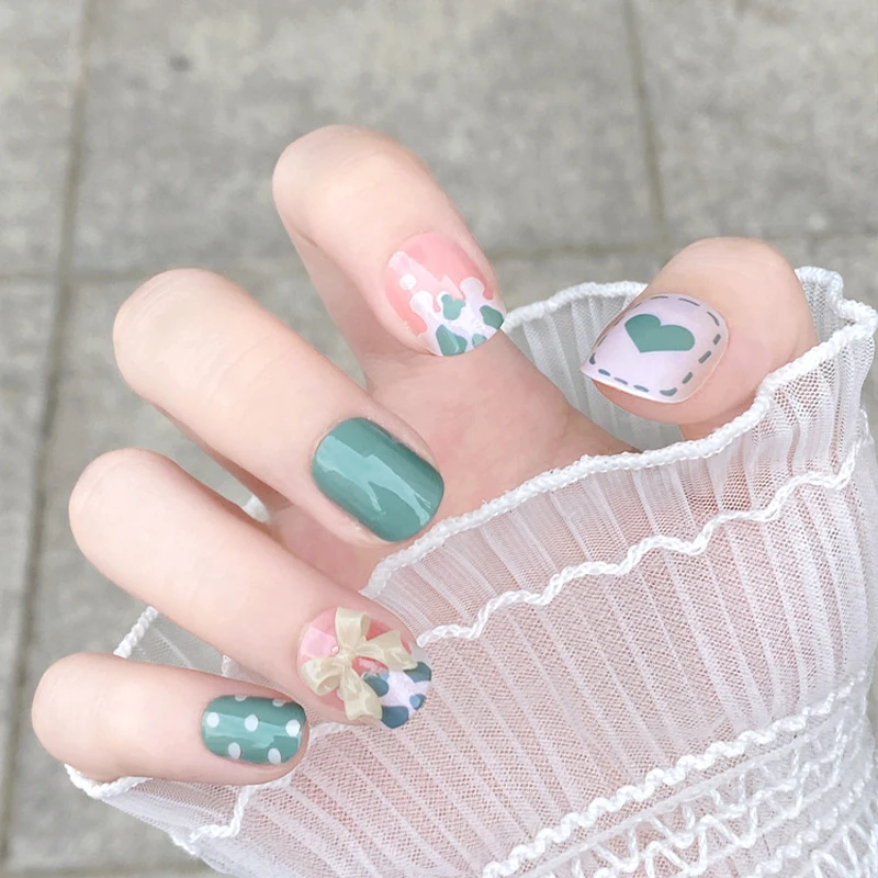 Short Round Fake Nails Star Clouds Press On False Nail Tips with Designs Set Bow French Nail Art Decoration Manicure Tools