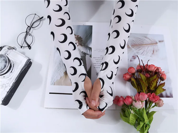 Sunscreen Arm Warmer Fingerless Long Gloves Cotton Cute Kawaii Moon Graphic Print Skinny 90s Sleeve Women Summer Sun Protection
