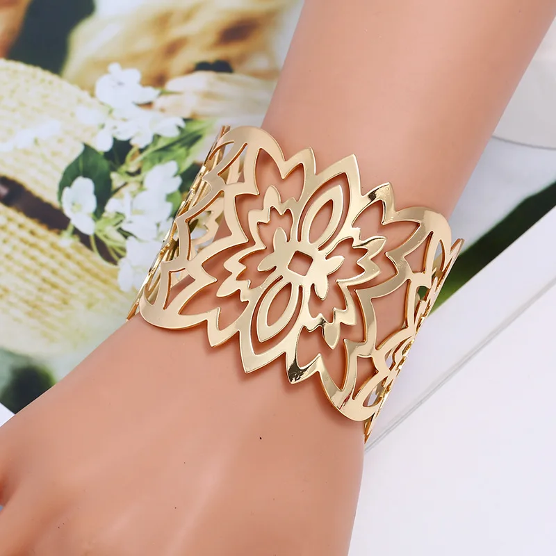 LZHLQ металлический широкий браслет геометрический полый браслет для женщин неравномерное открытие браслет покрытие регулируемый браслет на запястье аксессуары - Окраска металла: Gold