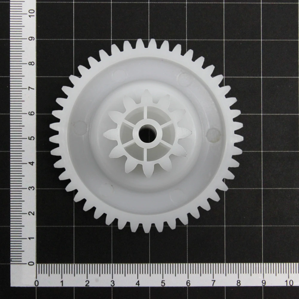 1PC Medium Meat Grinder Gear for Bosch MFW45020 45120 66020 66120 67440 67600 68640 68660 68680 Kitchen Appliance Spare Parts