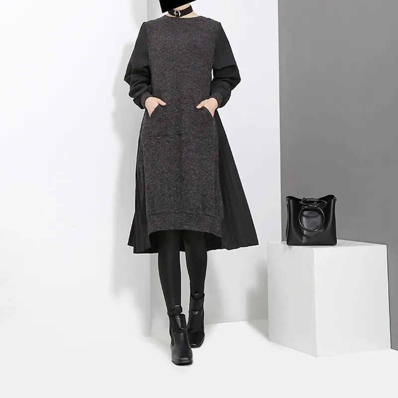 

DEAT 2019 New Spring Round Neck Long Sleeve Black Back Pleated Split Joint Loose Irregular Dress Women Fashion Tide JD487