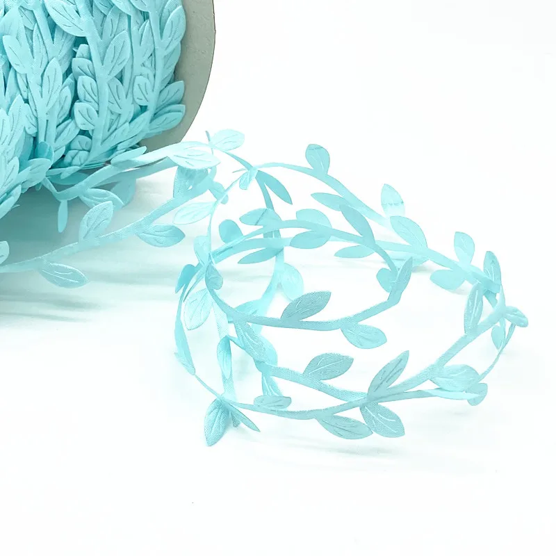 Vibrant Silk Leaf-Shaped Artificial Green Leaves for DIY Crafts and Decoration - 10 Yards