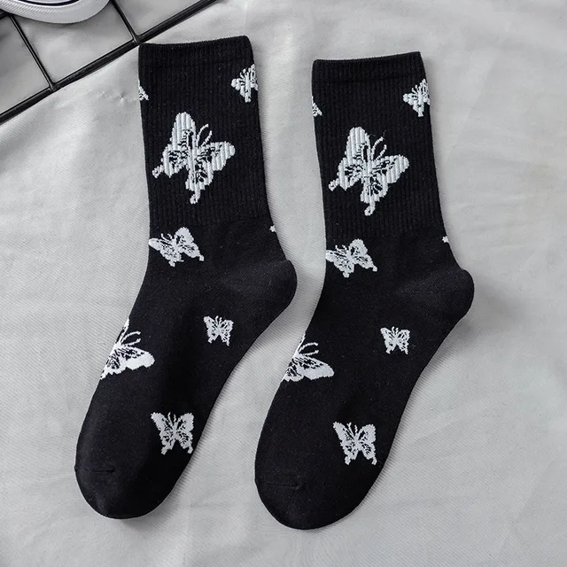 Women Korea Funny Socks Long Socks Black Cool Socks Harajuku GD Hip Hop Cotton Skateboard Socks Men New Trend Daisy Socks Men 16