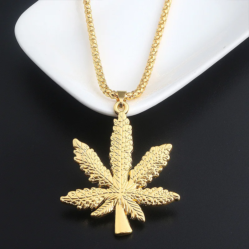 

2019 New Iced Out Weed HipHop Necklace Pendant Silver Plated Maple Leaf Pendant Long Gold Chains for Men Women