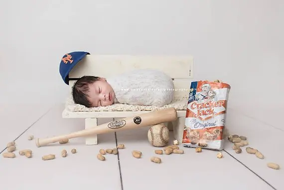 newborn-newborn-photography-props-photographs-hundreds-of-days-newborn-wooden-bed-wooden-bench-full-moon-make-old-baby-photo-bed