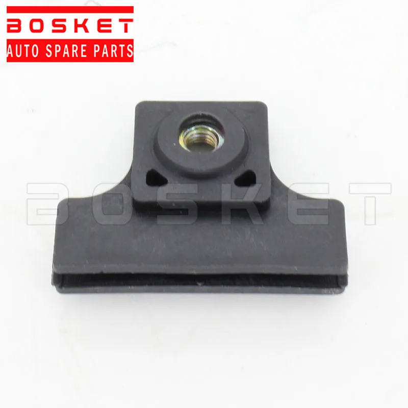 Door Glass Holder For Isuzu CXZ96 700P 1 74428013 0Auto Seals
