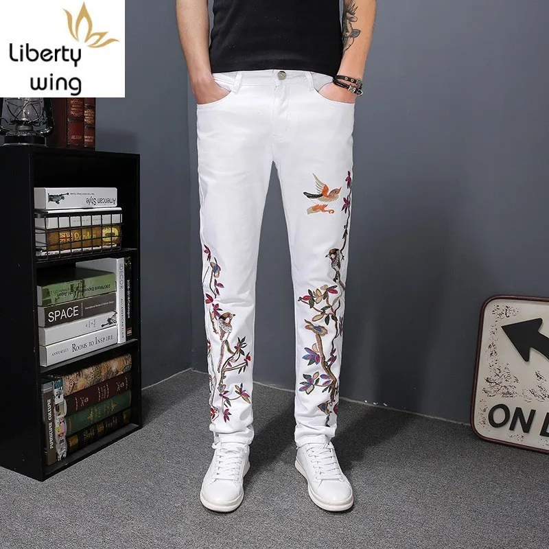 

Jeans Men 2020 Spring White Floral Bird Embroidery Trousers Korean Style Personality Slim Fit Pencil Denim Long Pants