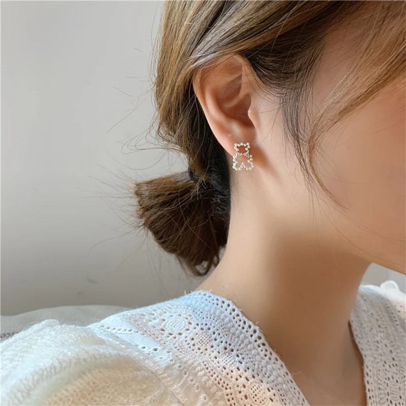 Capataz autor Camello XIYANIKE pendientes de tuerca con perlas de oso hueco para mujer, aretes  bonitos de moda, regalo, joyería de moda, accesorios para las orejas, 2021| Aretes| - AliExpress