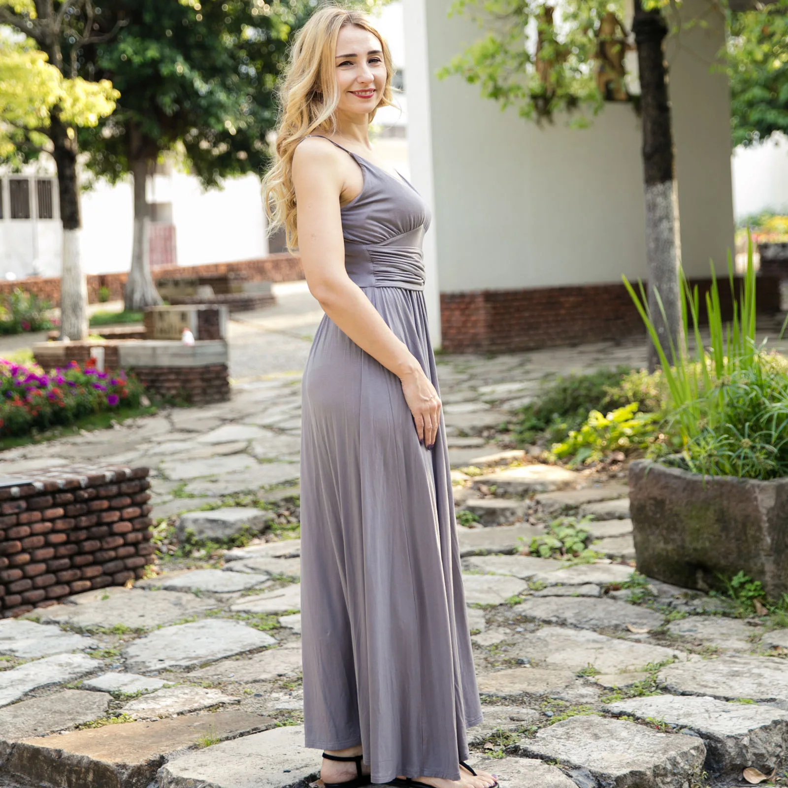 PatPat Stylish Solid Pleated Strap Maxi Dress for Mom XL Spring Casual Cotton Ladies Dress