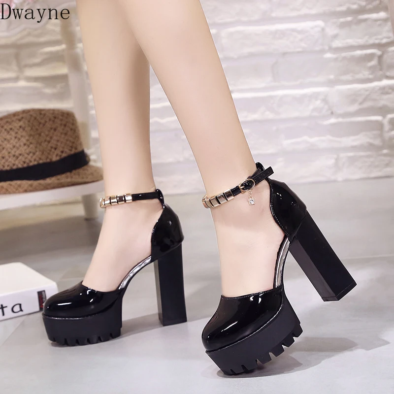

2020 new temperament wild word buckle belt hollow waterproof platform round head thick heel single shoes women