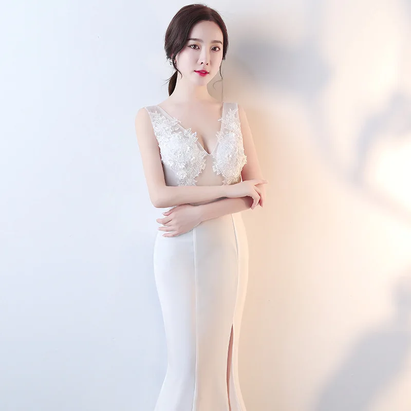 Модное белое перспективное сексуальное Cheongsam Современная Femme глубокий v-образный вырез платья Qi Pao женское китайское вечернее китайское платье-Ципао хост платье