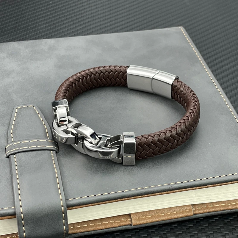 New Luxury Men Cuff Bracelet Jewelry Stainless Steel Black Interlocking Bracelet Genuine Leather Bracelet Magnetic Clasp Bangles