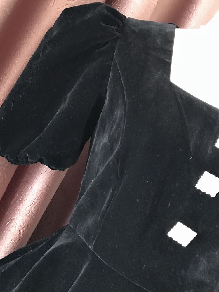 Winter Velvet Puff Sleeve Waist Slim-fit A-lined Diamond Dress