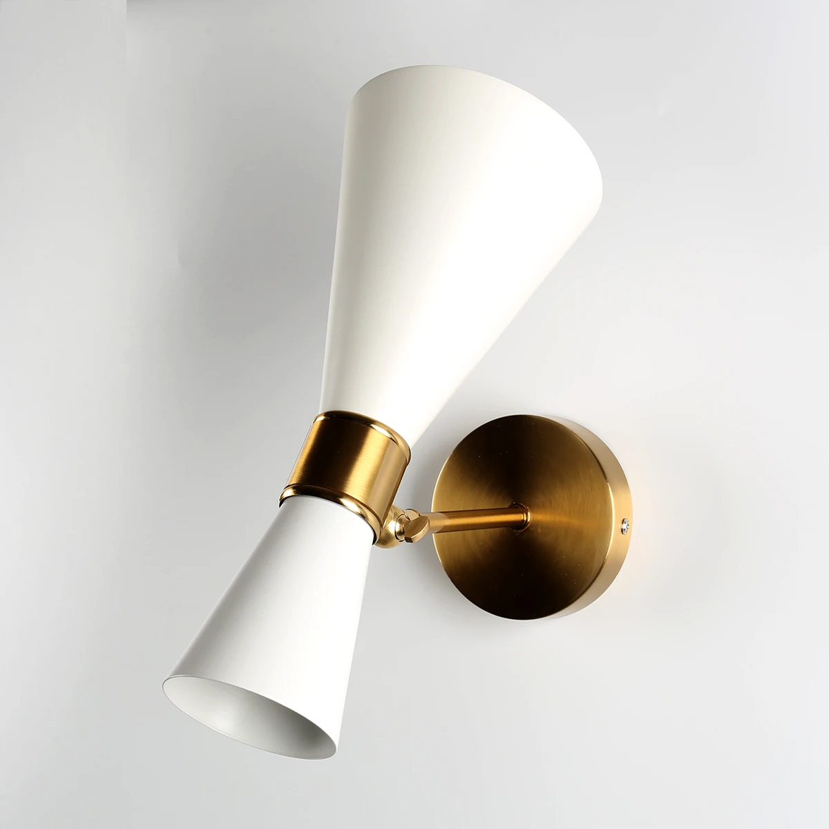 Günstige Nordic Schlafzimmer Nacht Lampe Wand Lampe Einfache Moderne Gang Korridor Hotel Goldene Hintergrund Wand Lampe Kreative LED Lampe