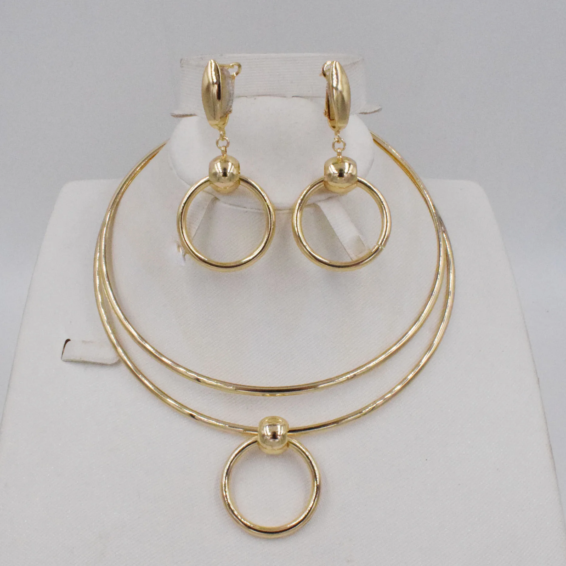 

Fashion Dubai Gold Jewelry Sets for Women African Wedding Wire Charm Necklace Bracelet Earrings Nigerian Bridal Jewelry