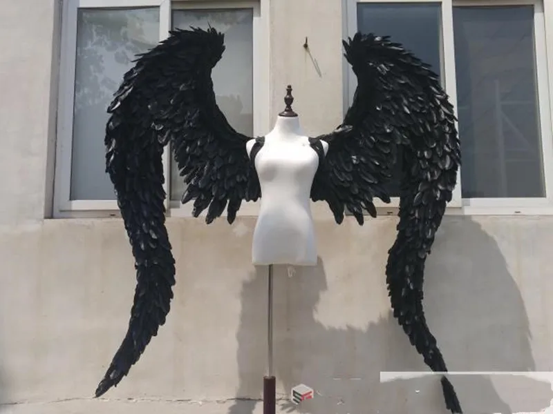 

Customized Black white Devil angel feather wings Cosplay shooting display props stage Bar decoration Fashion show accessories