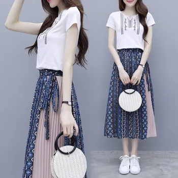 

Women T-Shirt Midi Skirt Sets Elegant Ladies Short Sleeve Tops + Floral Patchwork Pleated Skirt Women's Retro 2 Piece Set Suit