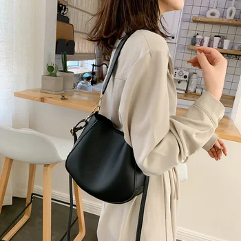 

Ladies Square Bags Embroidery PU Leather Retro Handbag Shoulder Bags Retro Handbags for Decorative Outdoor Travelling