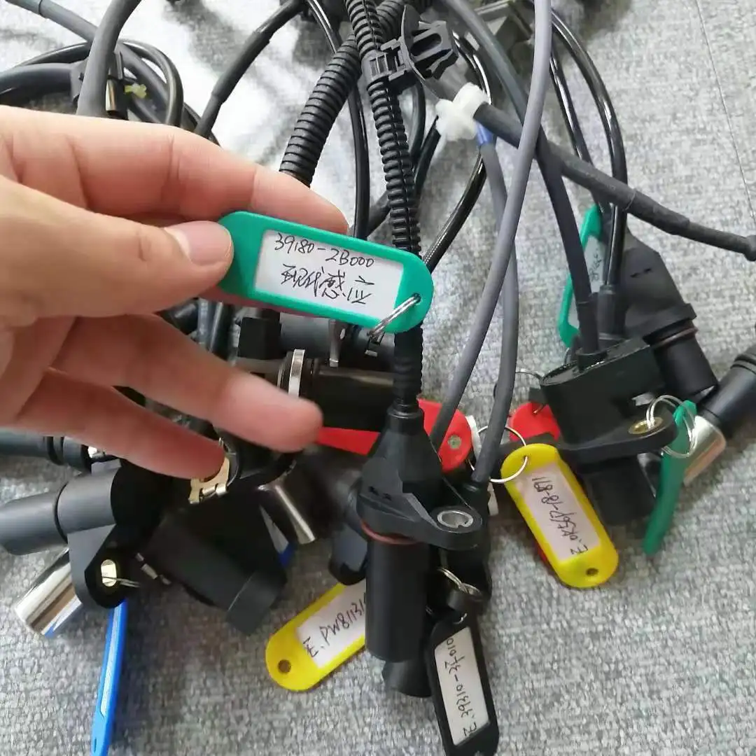 

Датчик положения коленчатого вала для Hyundai- i20 i30 i40 IX20/35 Veloster- Accent KIA- Rio- Carens Cerato Soul Sportage- 39180-2B000