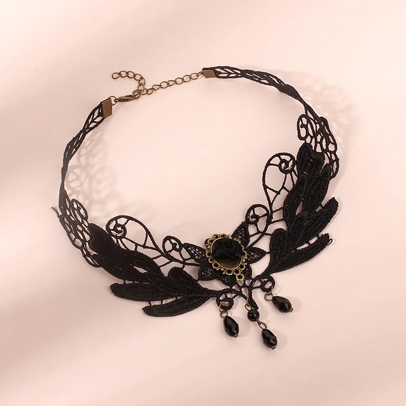 

Retro Palace Style Detachable Collar Necklace Dark Gothic Lace Black And White with Pattern Beads Chocker Pendant Neck Ring