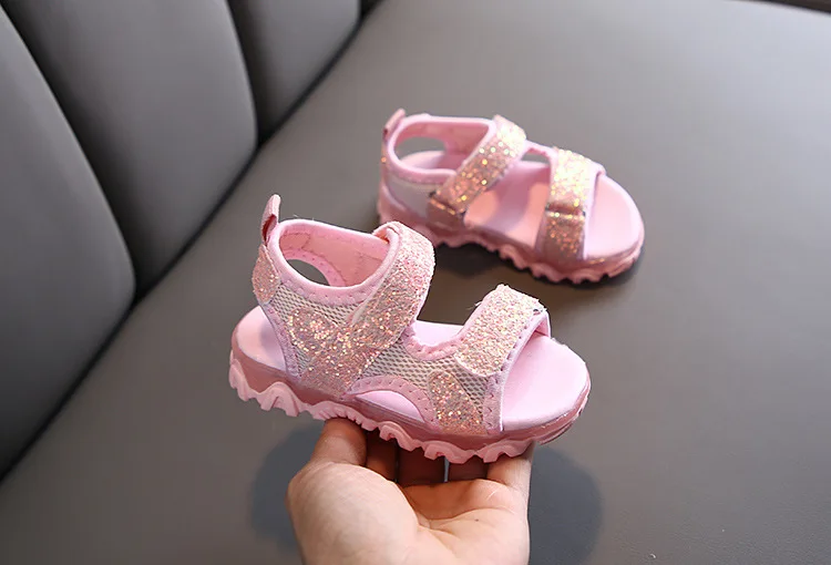 Kids Sandals Summer LED WIth Light Flash Sandals Beach Leather Sandals Children Water Shoes Anti-skid  Design for Children