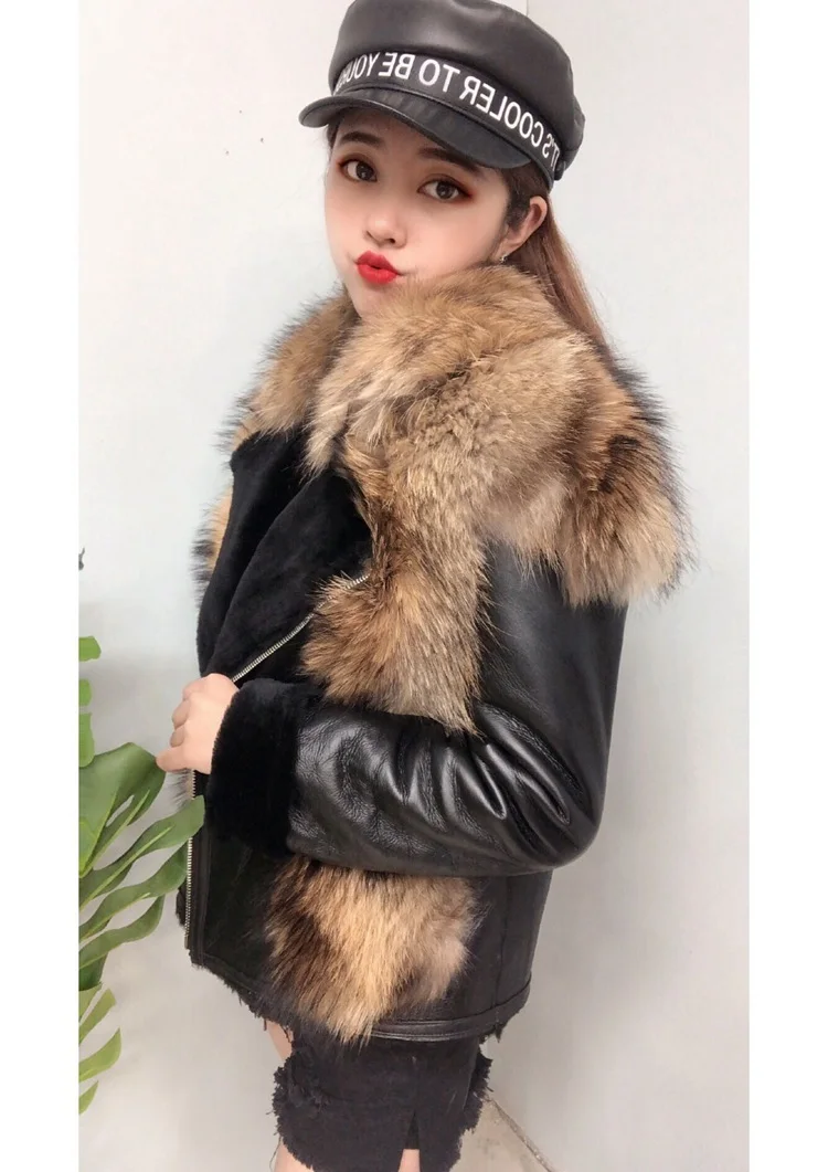 Women Sheepskin Coat With Real Sheep Fur Inside And Natural Raccoon Fur Collar Silver Fox Fur Trim Winter Jacket For Women Warm