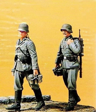 

1/35 Resin Model Building Kit Figure soldier 2 figures