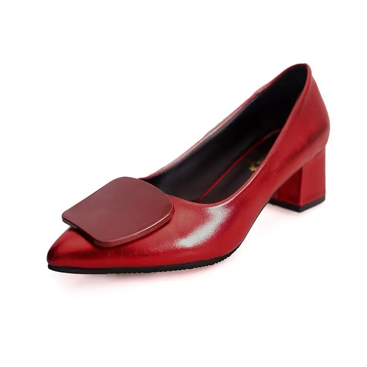 

2020 new large size single shoes European and American fashion square buckle pointed toe shallow mouth lace four seasons women's