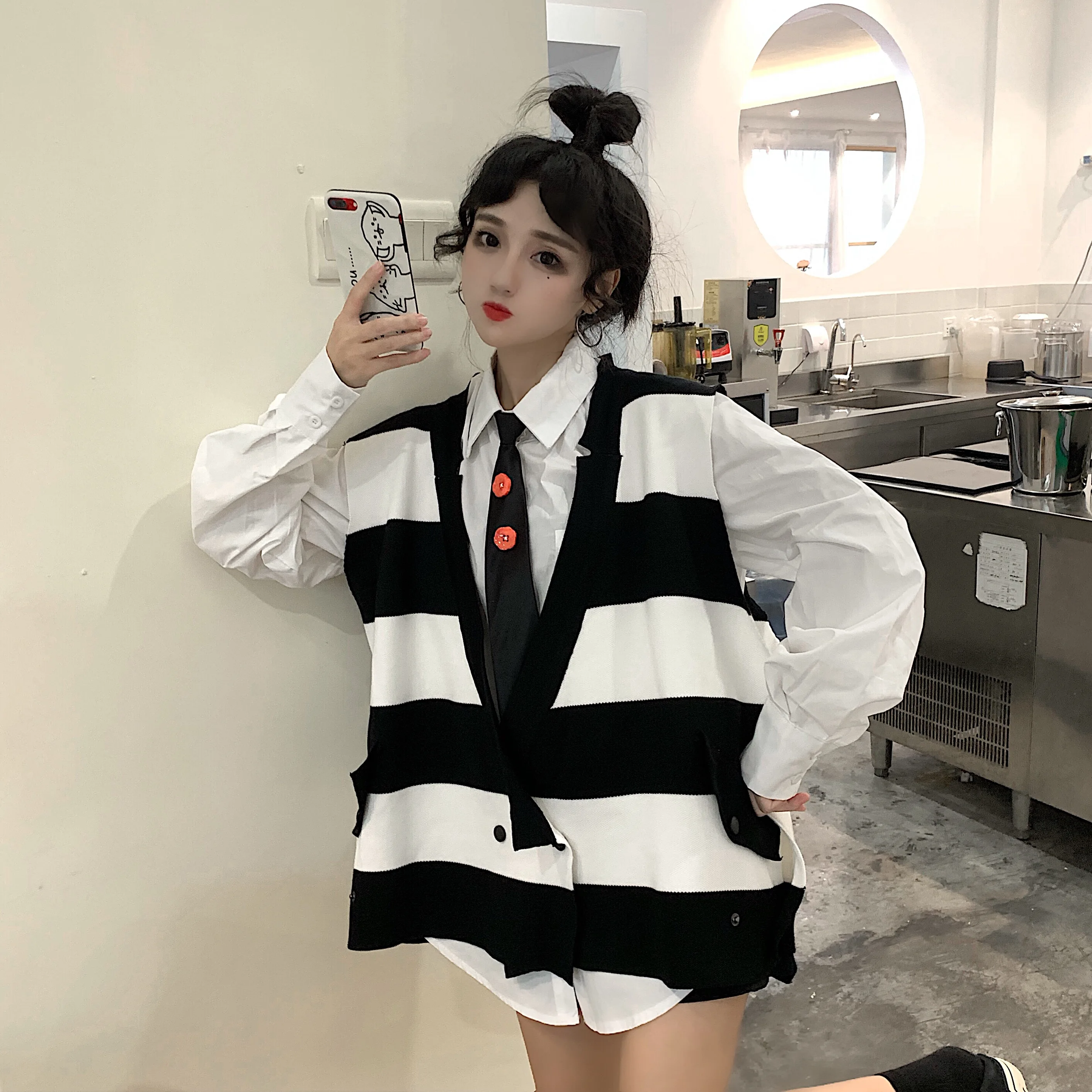 harajuku Lazy Weater Women Outside The Autumn and Winter Wear Black and White Striped Sweater Vest Add Thin White Women Shirts