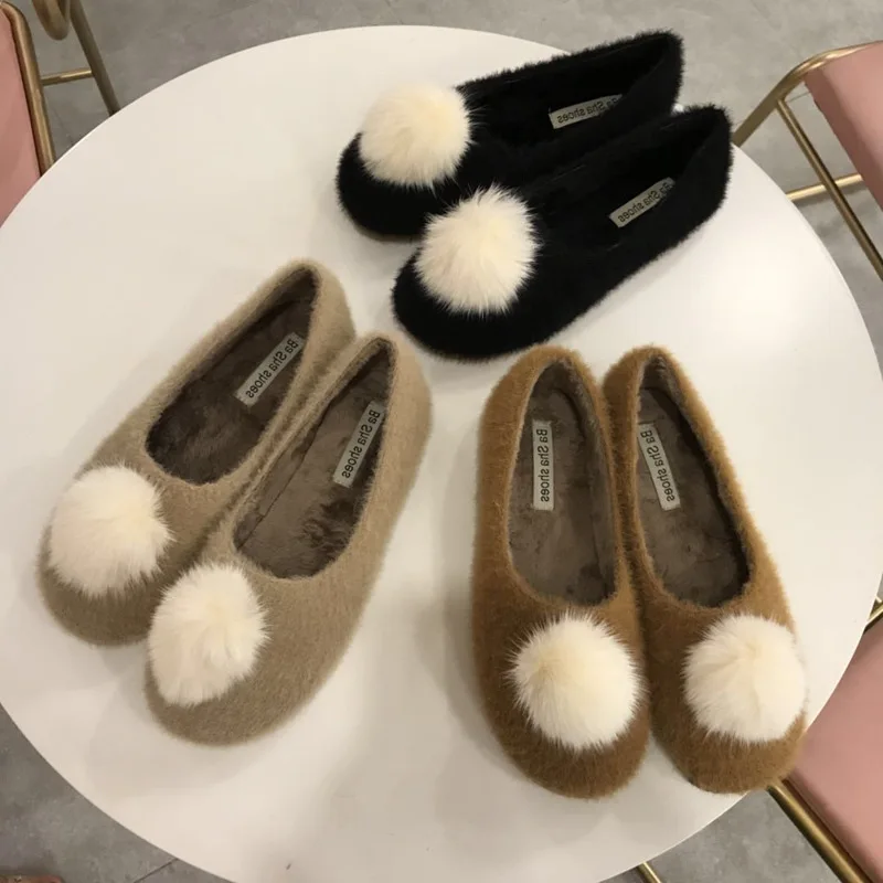 

2018 Winter New Products South Korea Pom Pom Suede Simple Versatile round-Toe Flat Comfortable Shoes