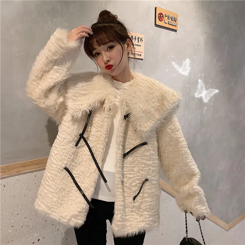 

Photo Shoot 2019 Winter New Style Korean-style Loose-Fit Furry Lambs Wool Fold-down Collar Thick Plush Coat