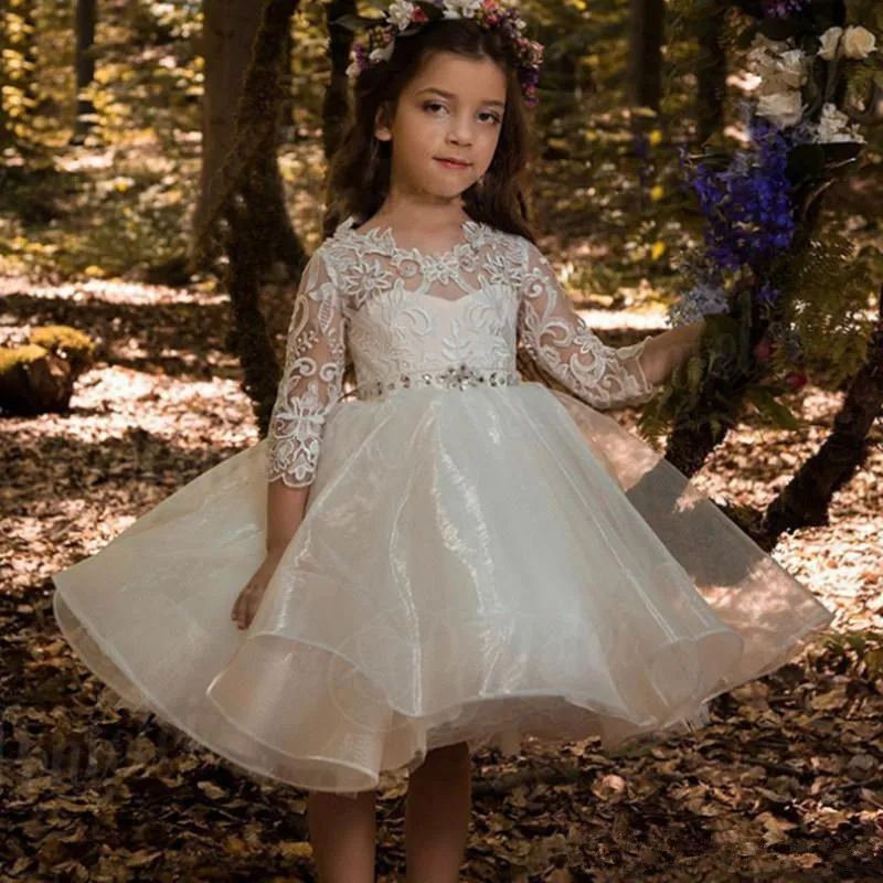210Luxurious Short Flower Girls Dresses 34 Sleeves Lace Applique Beaded belt Organza Puffy Princess Girls Pageant Dresses