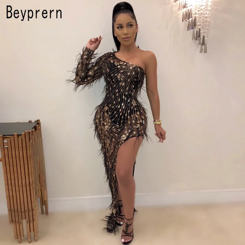 Beyprern необходимые вещи перо в стиле пэчворк длинное вечерние платье Для женщин сексуальный на одно плечо Жемчуг детали Chirstamas платье Наряд для дня рождения