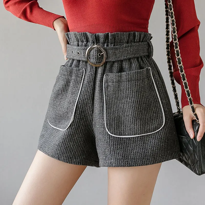 Trytree Autumn Winter woman Casual Shorts Loose Belt Pockets High waist Solid 3 Colors Fashion All-Purpose Style Short - Цвет: Black