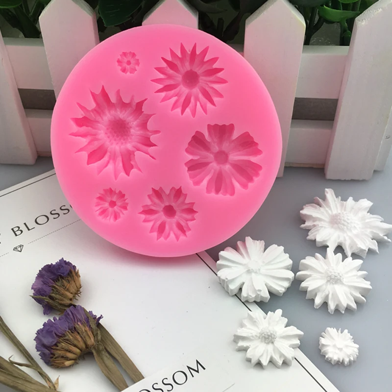 New Arrival Famous Brand Logo Silicone Molds Fondant Craft Cake Candy  Chocolate Sugarcraft Ice Pastry Baking Tool Mould