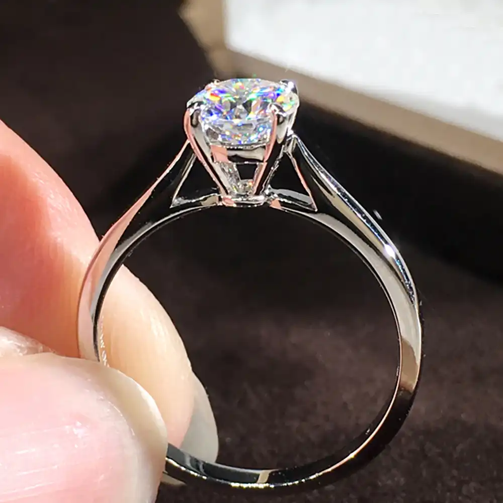 Bague en moissanite Clearance