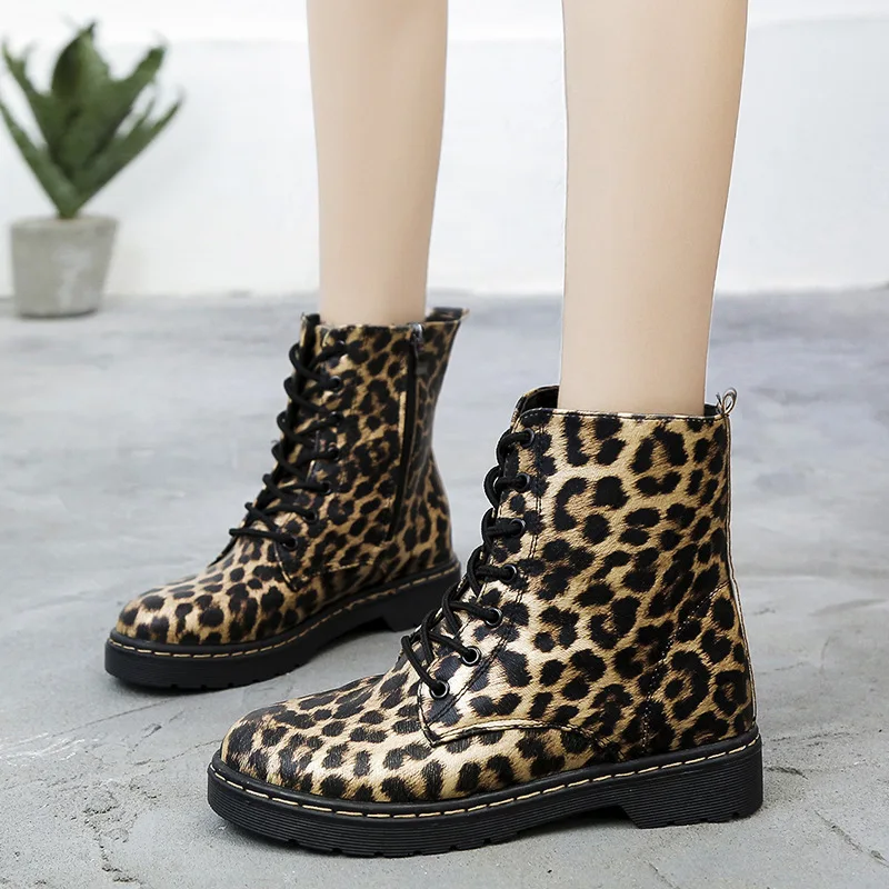 

Leopard Winter women Casual warm snow boots women Round Toe Comfort flats ankle Motorcycle combat boots zapatos de mujer Y12-36