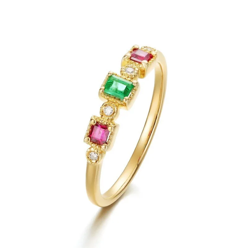 

Exquisite Vintage Classic Golden Three Stone Rose Red And Emerald Wedding Ring Ladies Fashion Simple Jewelry Factory Wholesale