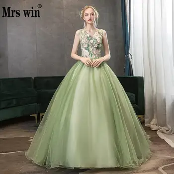 

Mrs Win Quinceanera Dresses 2020 New The Party V-neck Floor-length Ball Gown Vintage Lace Embroidery Prom Formal Gowns Plus Size