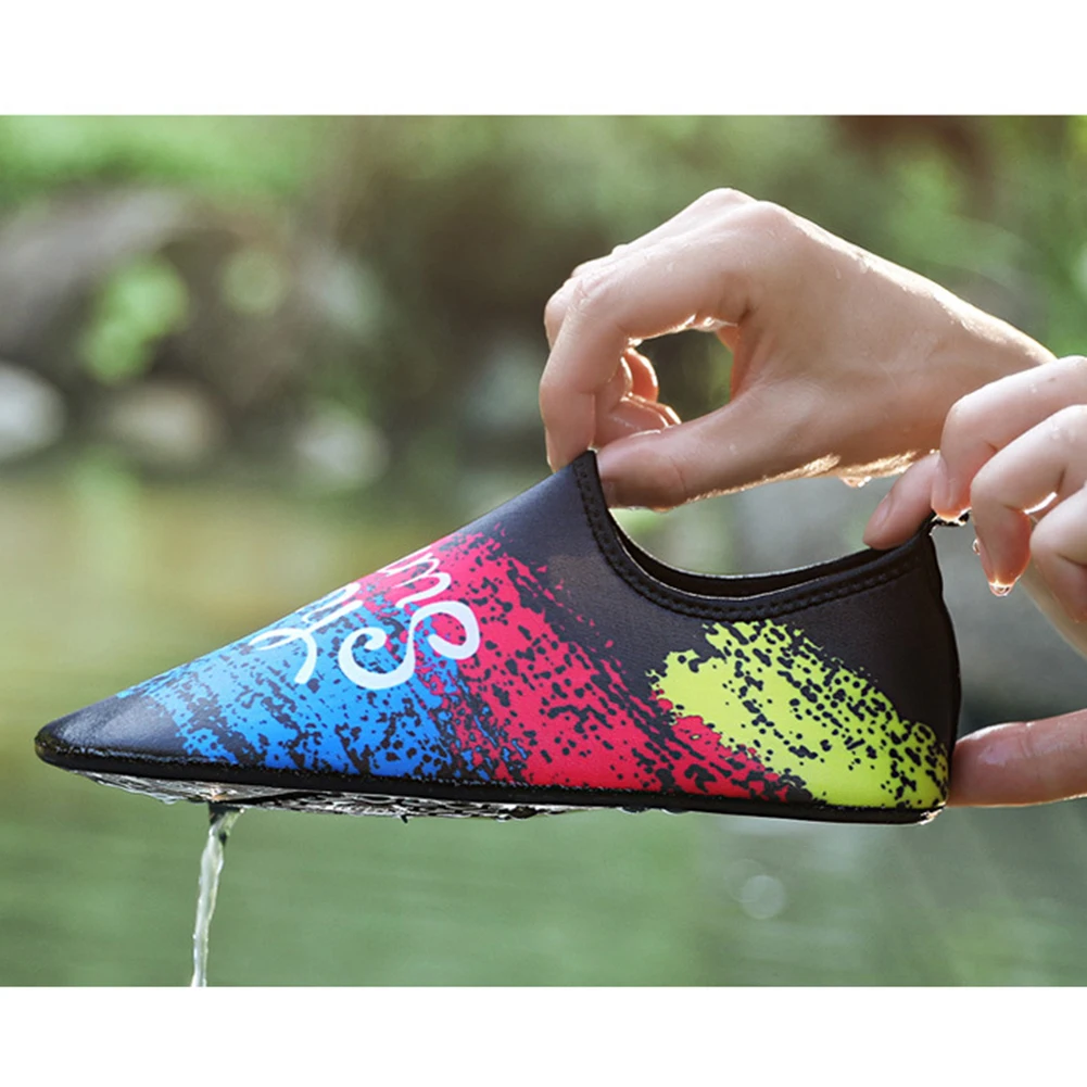 2019 Breathable Water Shoes Woman Summer Beach Shoes Men Wading Slippers Upstream Aqua Shoes Antiskid Swimming Socks