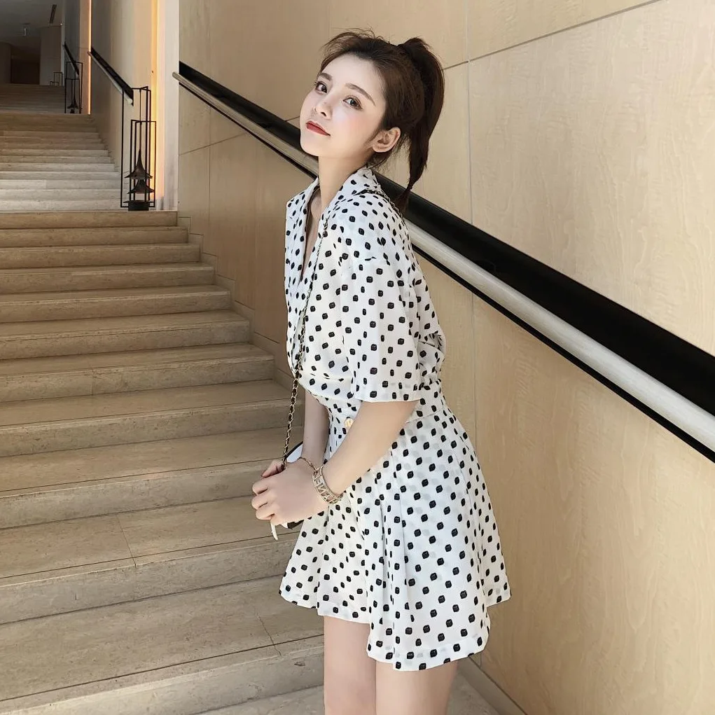 

Photo Shoot INS Non-mainstream Design Suit Collar Romper Women's Sweet White Polka Dot Waist Hugging Wide-Leg Short Onesie