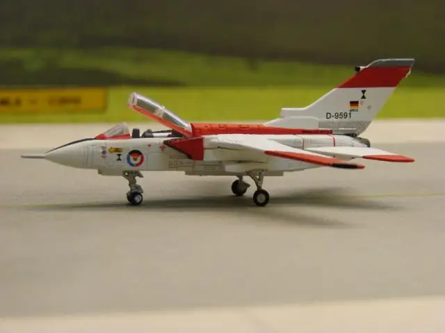 Herpa Wings Panavia MRCA D-9591 TORNADO первый полет 1974 1/200 литая под давлением модель самолета
