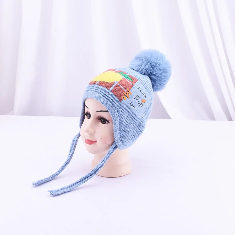 Blue Вязаная модная шерстяная шапка с рисунком фруктов для маленьких мальчиков и девочек, детская шапка с защитными ушками, теплая шапка на зиму и осень - Цвет: Blue
